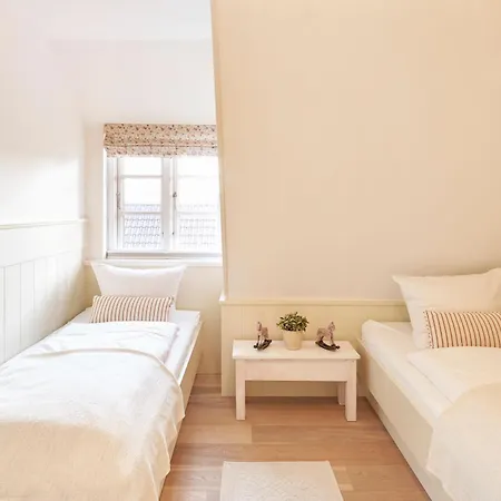 Holiday home Tidenhus Ebbe Nieblum